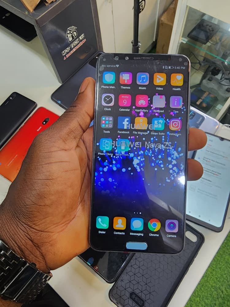 Huawei Nova 2s